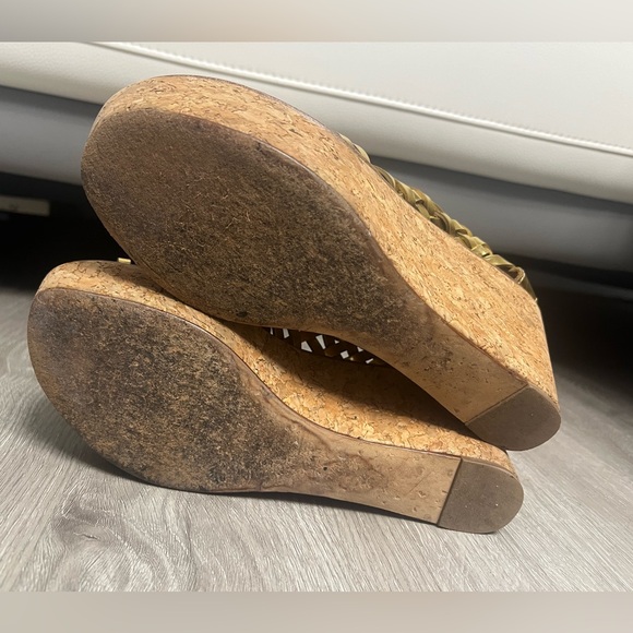 Like New Beautiful Tory Burch Gold Metallic Woven Leather Espadrilles Size 7.5 - Picture 5 of 9